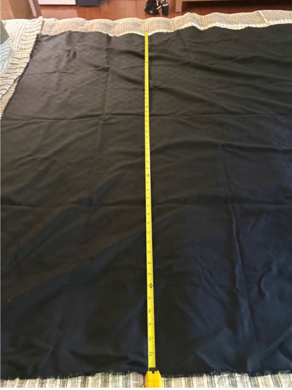 Gucci Black Shawl with Logo Tag - Picture 4 of 12